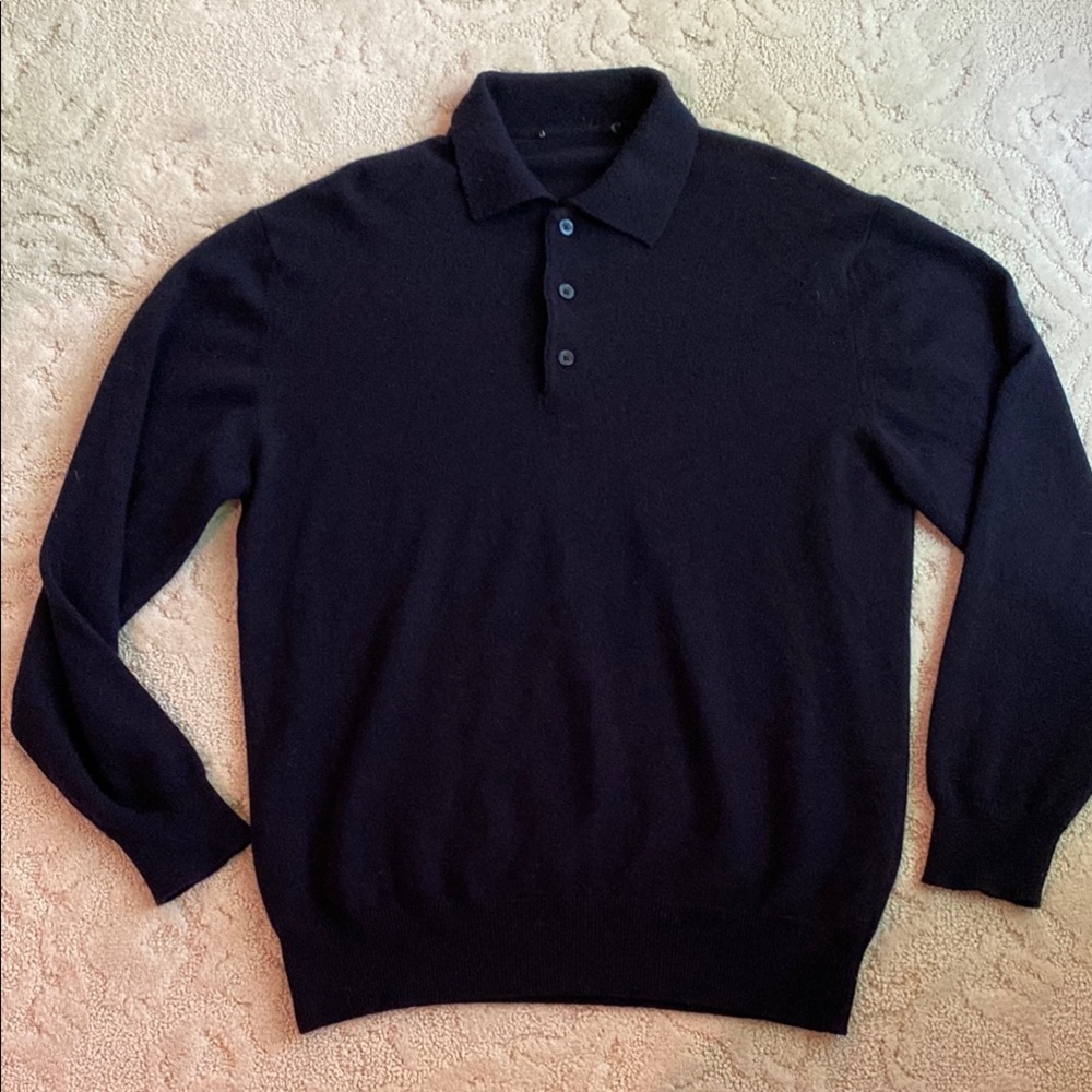 Neiman Marcus Black Cashmere V-Neck Sweater